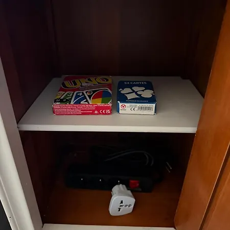 Paisible Sous Un Pin Pres De Disneyland